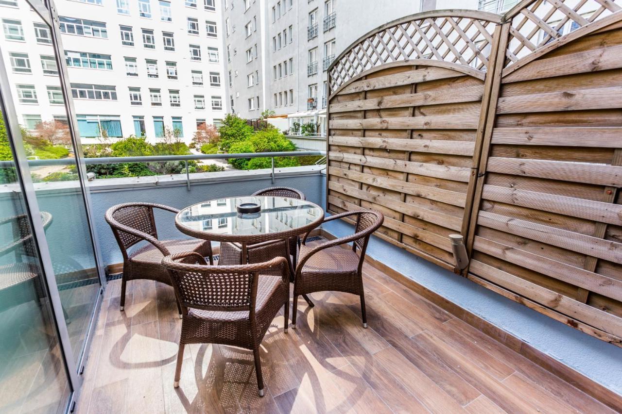 Jessapart- Babka Tower Apartment Варшава Экстерьер фото